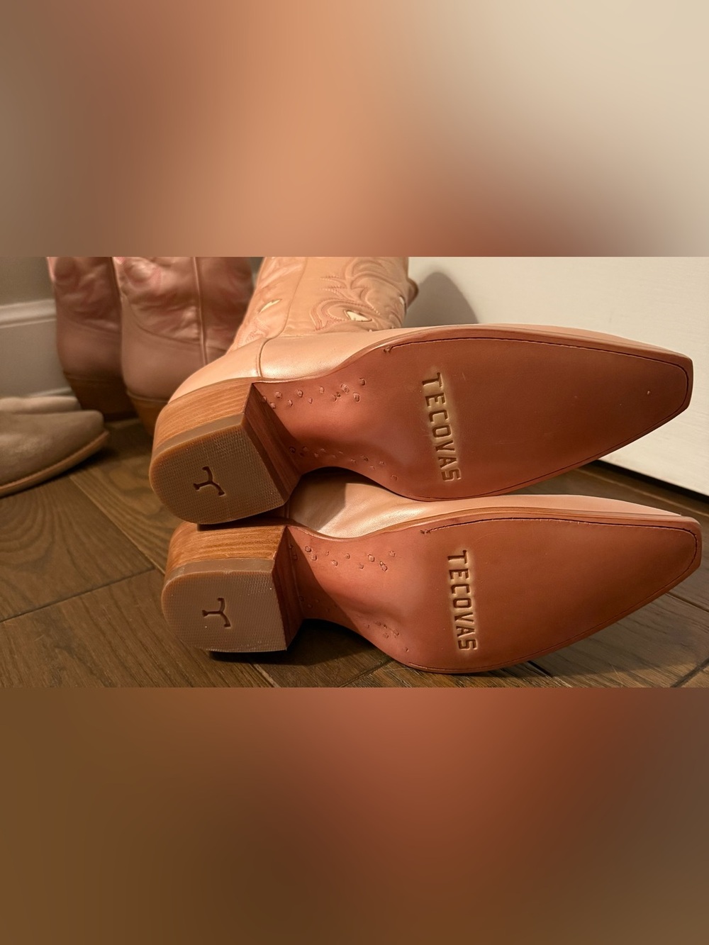 Tecovas Rose Gold Hearts - Picture 5 of 5